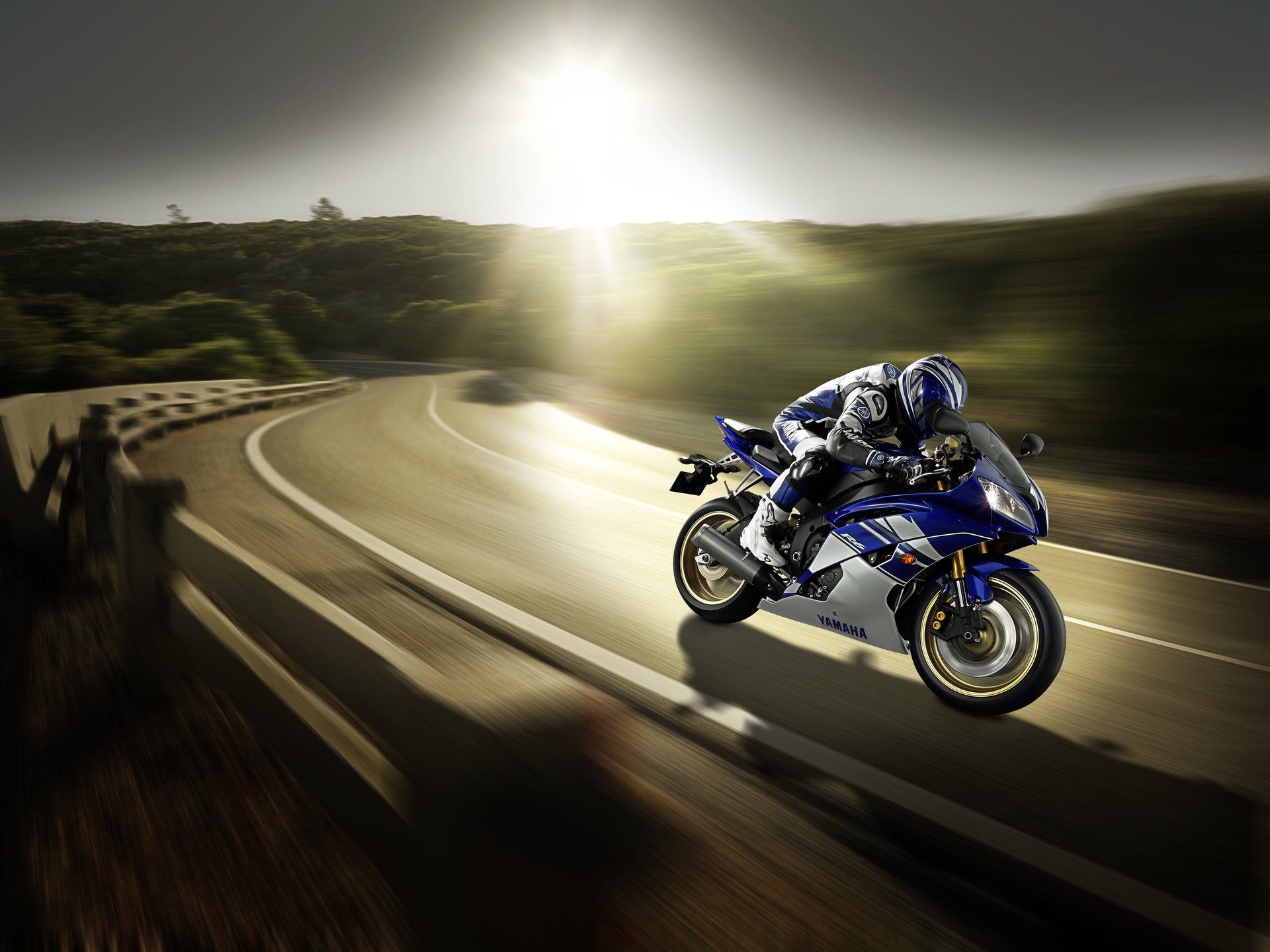 yamaha yzf-r6 2011 sportbike weiß blau motorrad moto r6 pilot helm straße geschwindigkeit sonne licht