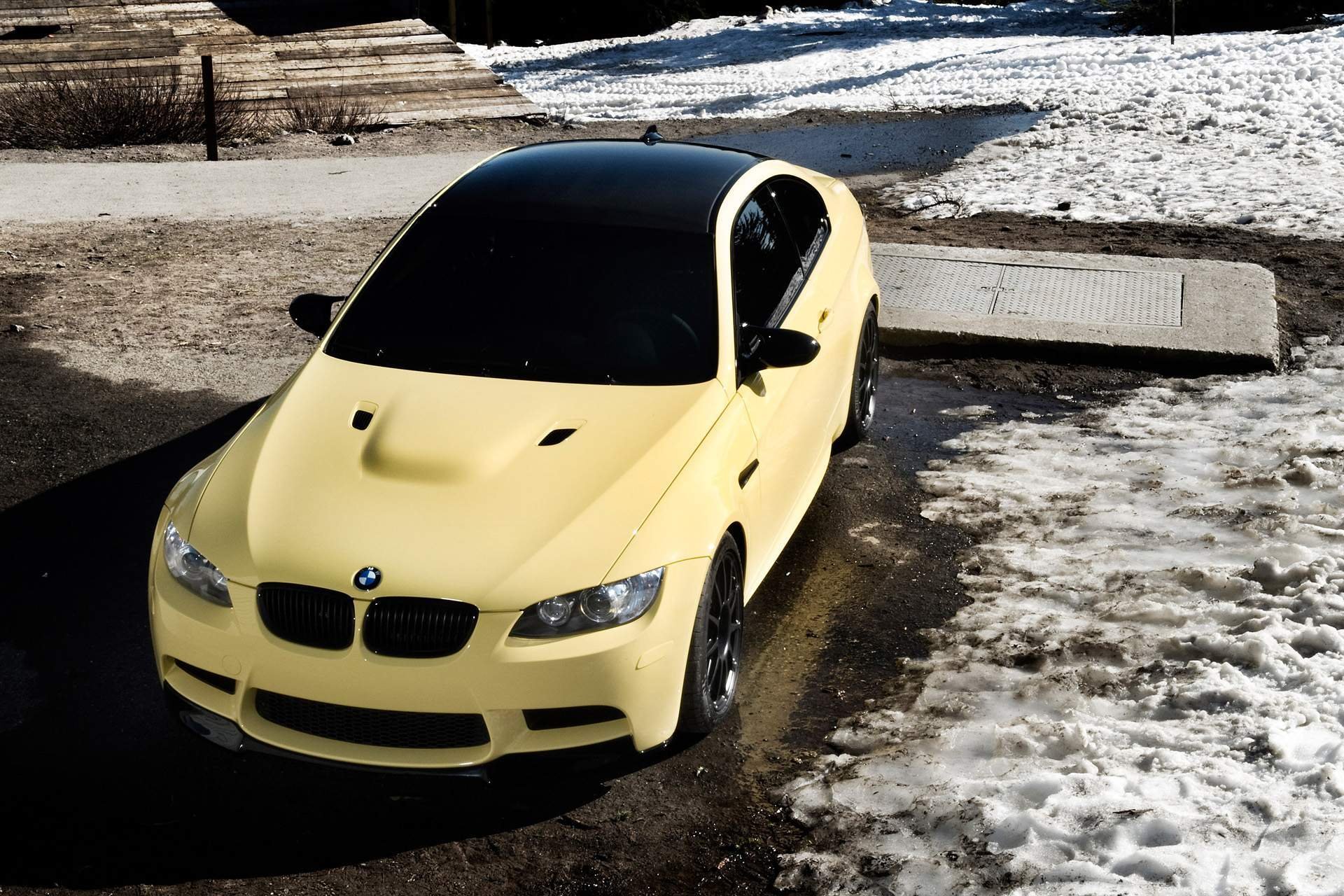 bmw m3 e92 dakar yellow bmw front view black roof snow shade