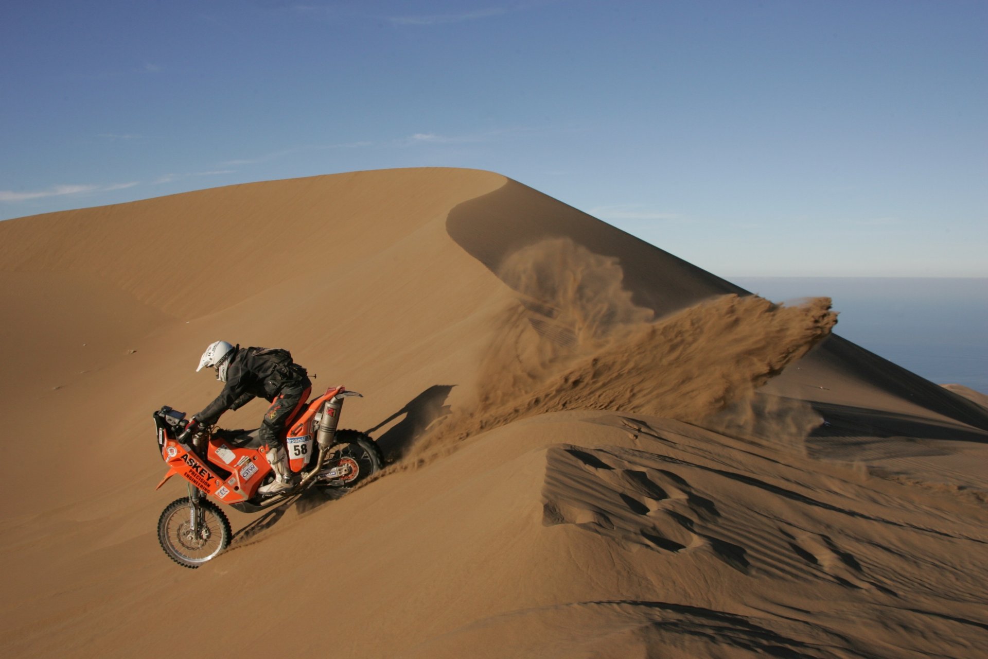 desierto barkhan arena motocicleta corredor rally dakar