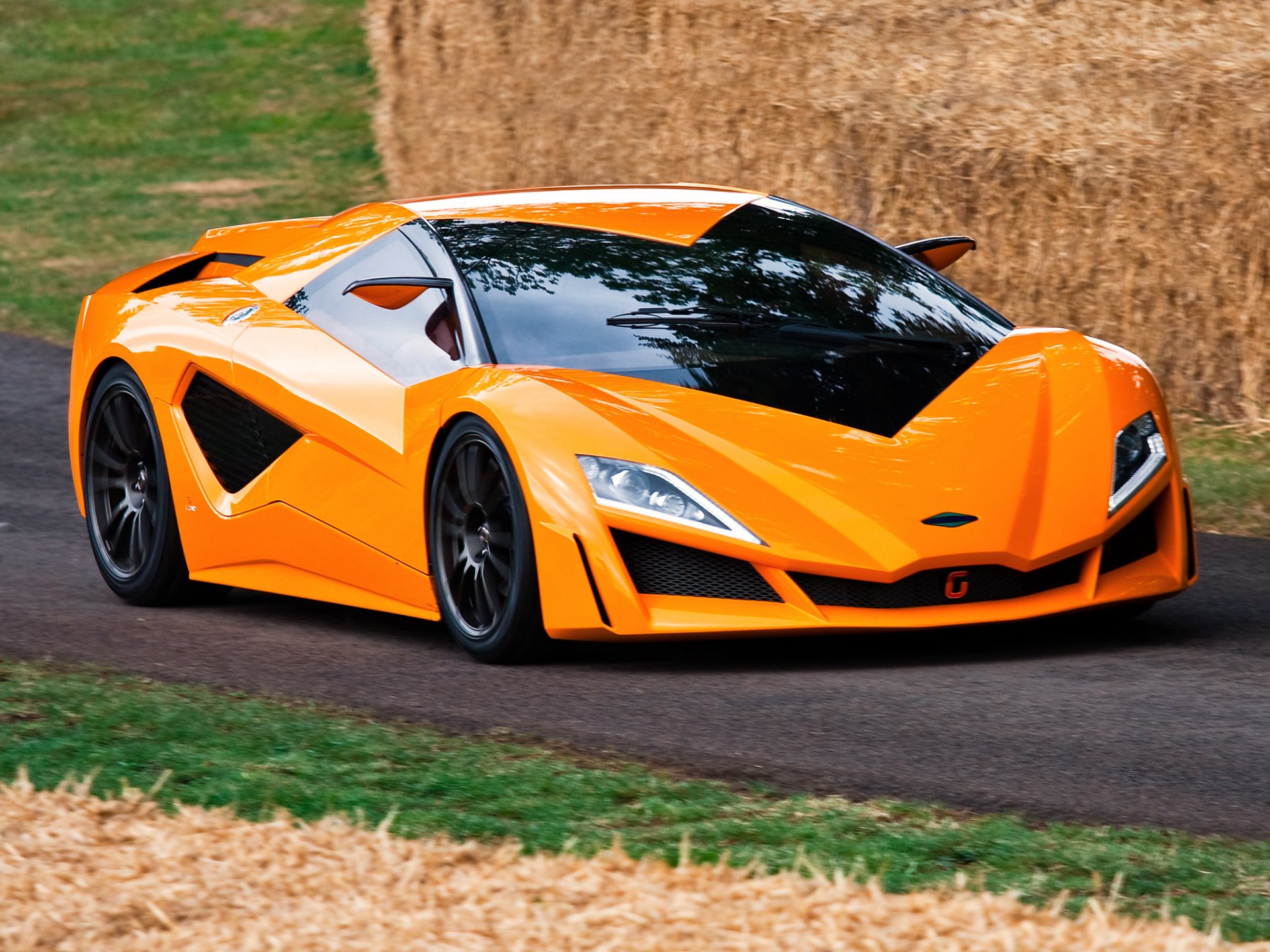 italdesign giugaro fraser-nash namira voiture orange conception de giugaro