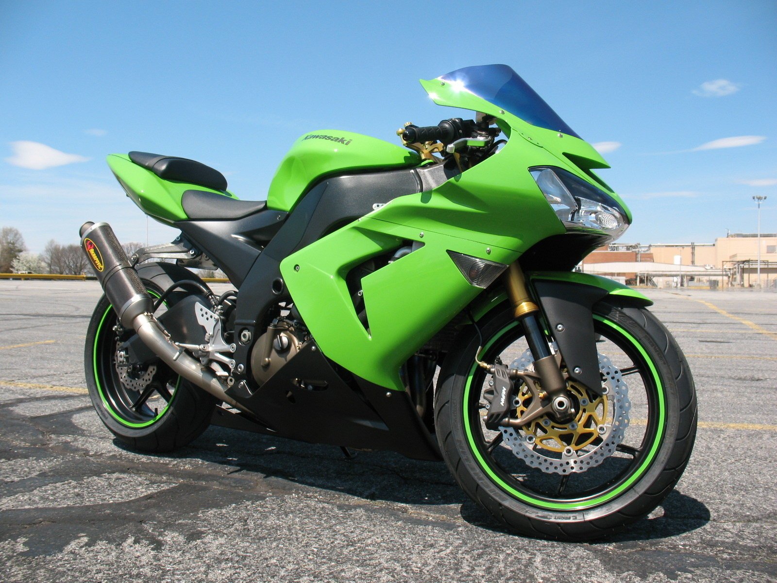 kawasaki ninja on the zx-10r with 2004 motorcycle moto sportbike pilot green