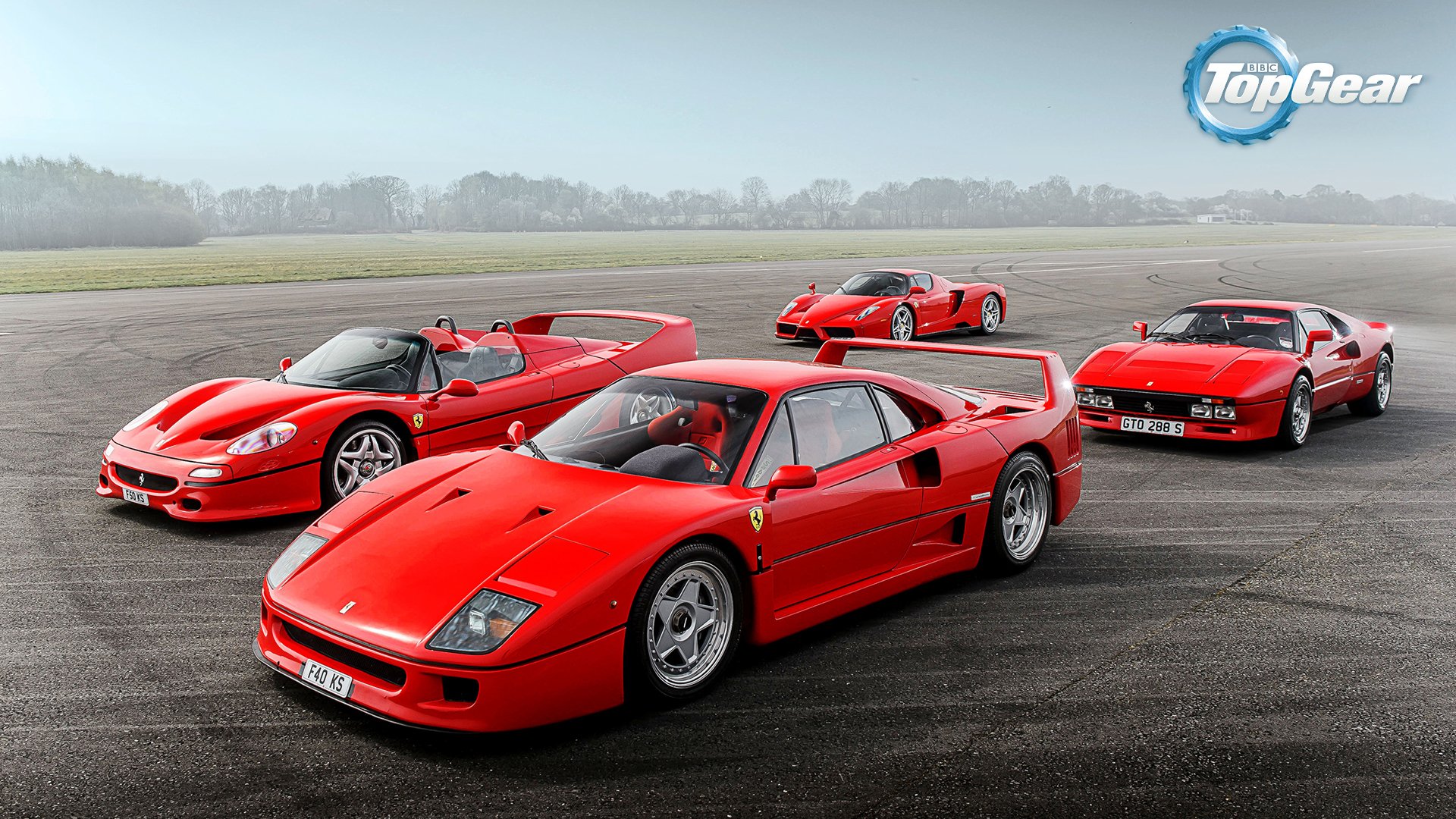 ferrari 288 gto f40 f50 enzo supersamochody włoski czerwony tor top gear przód niebo trawa