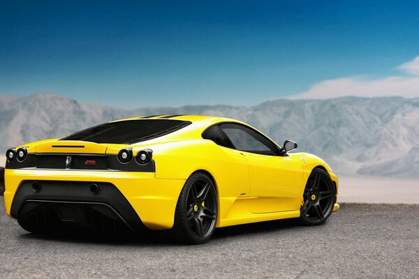 El coche amarillo y caro de Ferrari