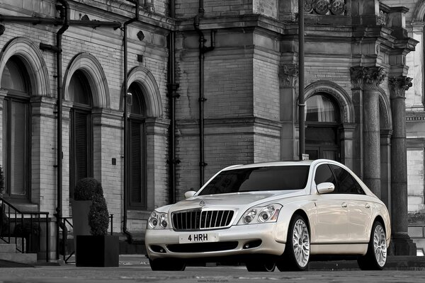 Car on the background of beautiful city arches