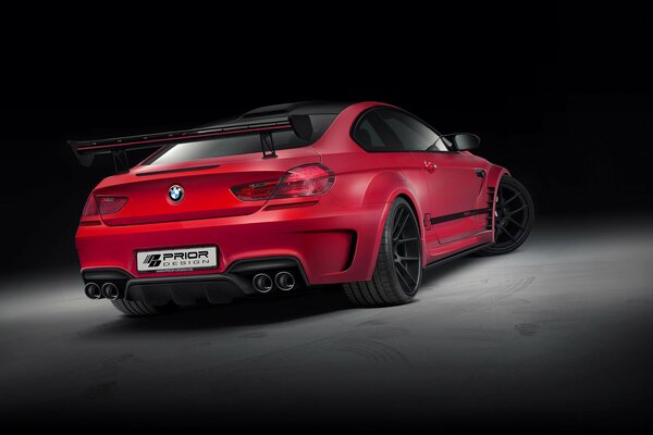 Roter Supersportwagen bmw m6 Tuning