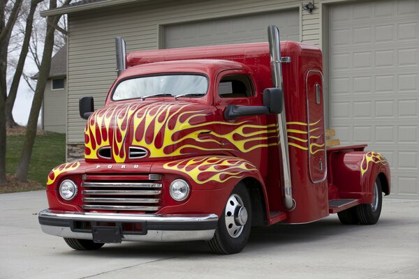 Ford 1950 année pleine Grandeur wagon rouge