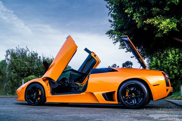 Lamborghini murcielago leuchtend orange