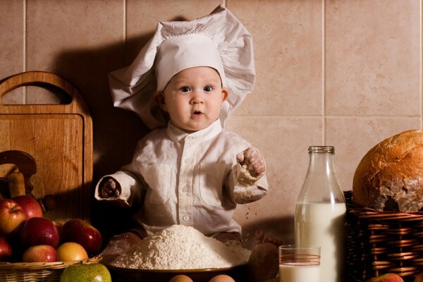 A little cook in the kitchen