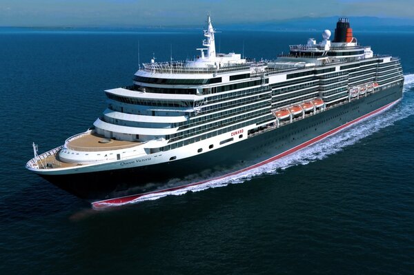 Cruise ship Queen Victoria