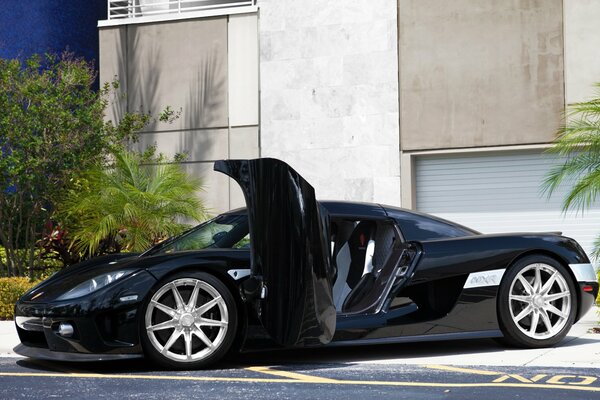 Koenigsegg ccxr negro calidad sueca