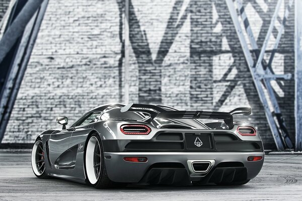 Hypercar Koenigsegg Agera vue arrière