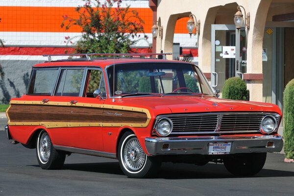 Ford 1965, four-door , side view