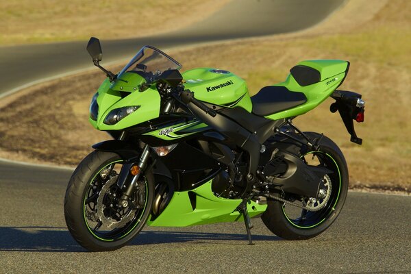 Grünes Motorrad-Sportbike kawasaki zx-6r