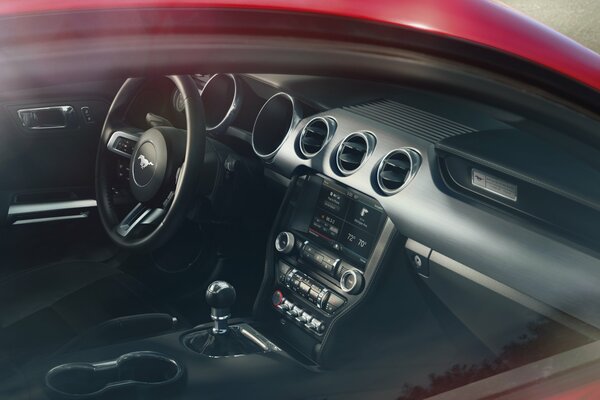 Mustang interior in black