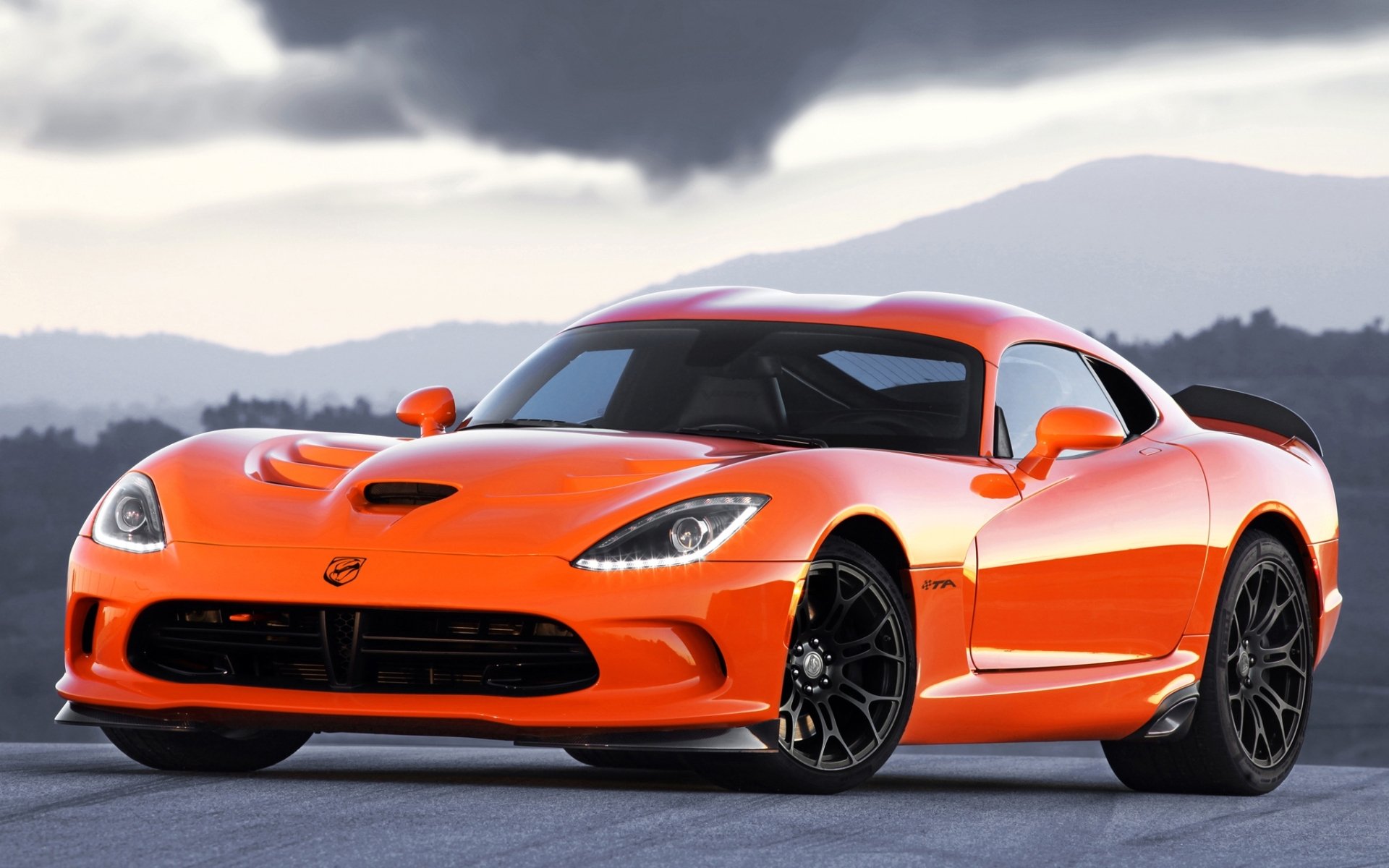 esquiver cent vipère ta dodge viper supercar orange avant ciel