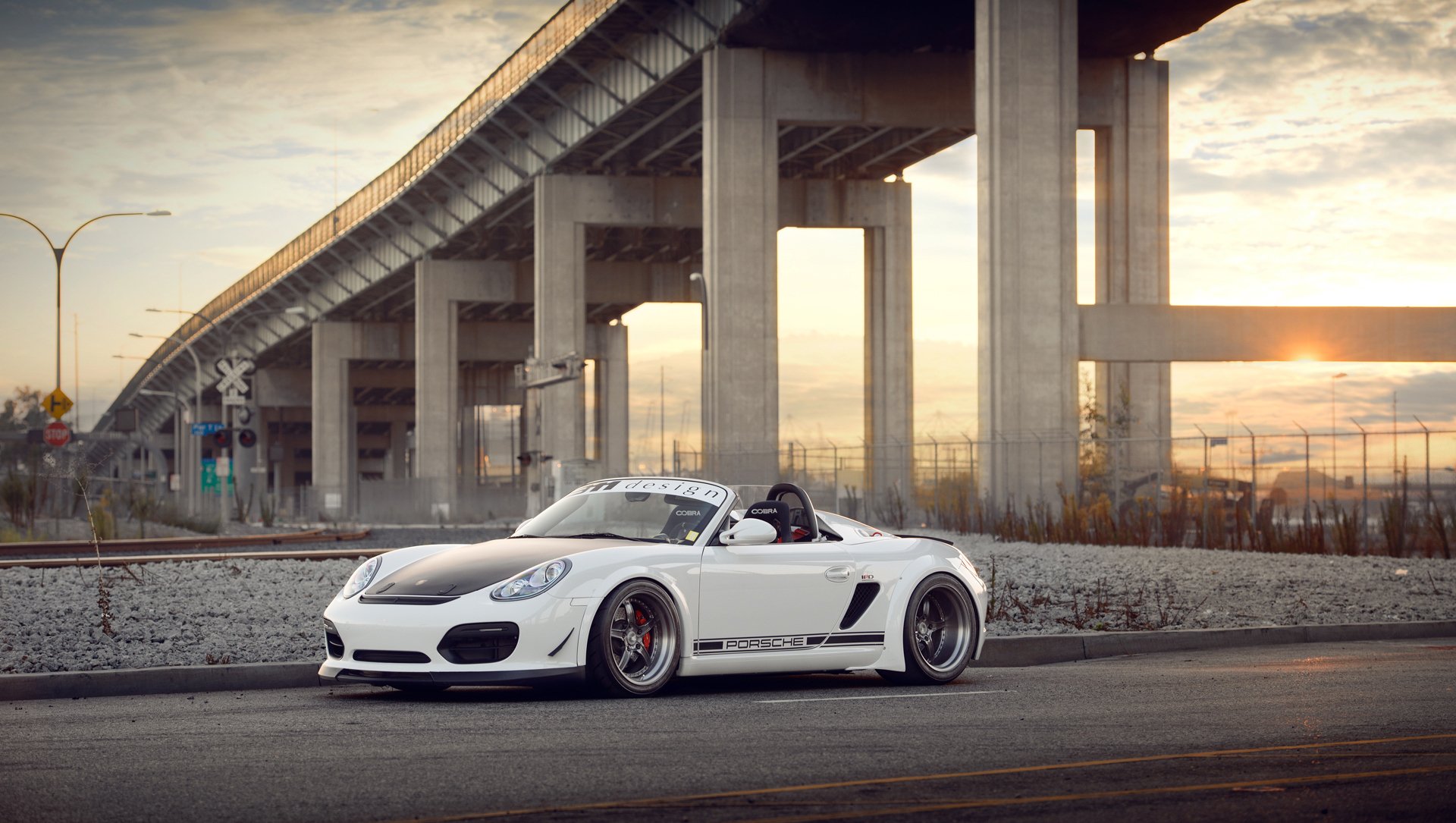 porsche boxster spyder biały porsche most