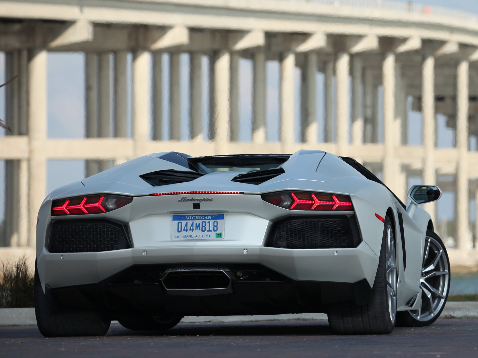 lamborghini aventador lp700-4 roadster lamborghini aventador retro bianco