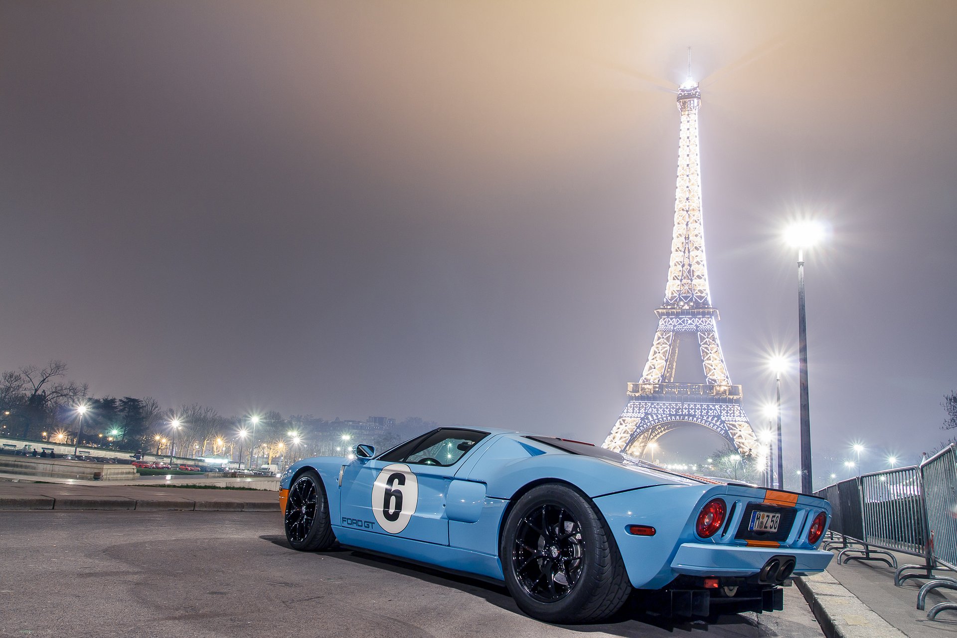 ford gt40 bleu nuit tour eiffel lumière paris bleu lumières
