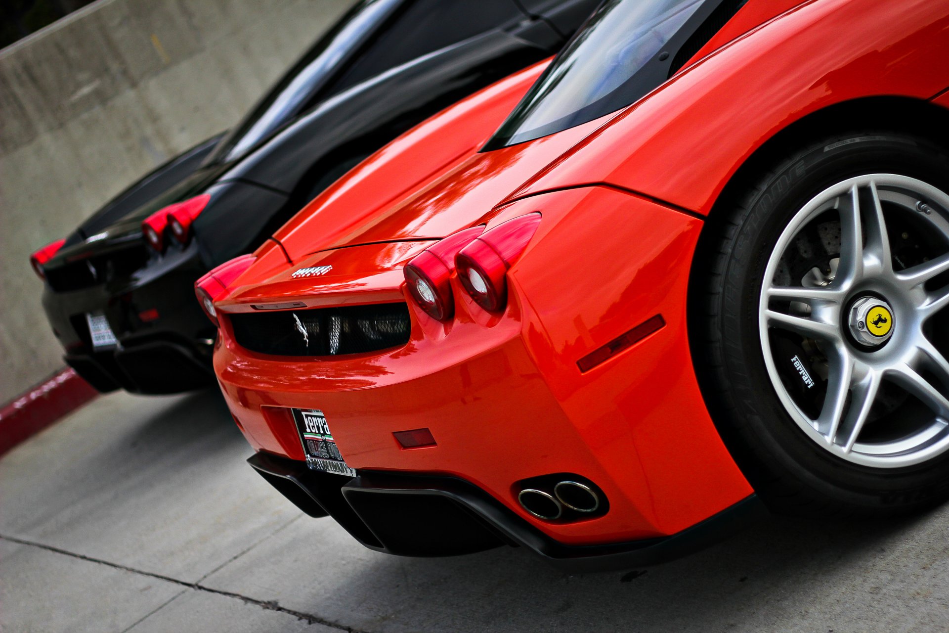 ferrari enzo rosso nero indietro supercar ferrari enzo rosso