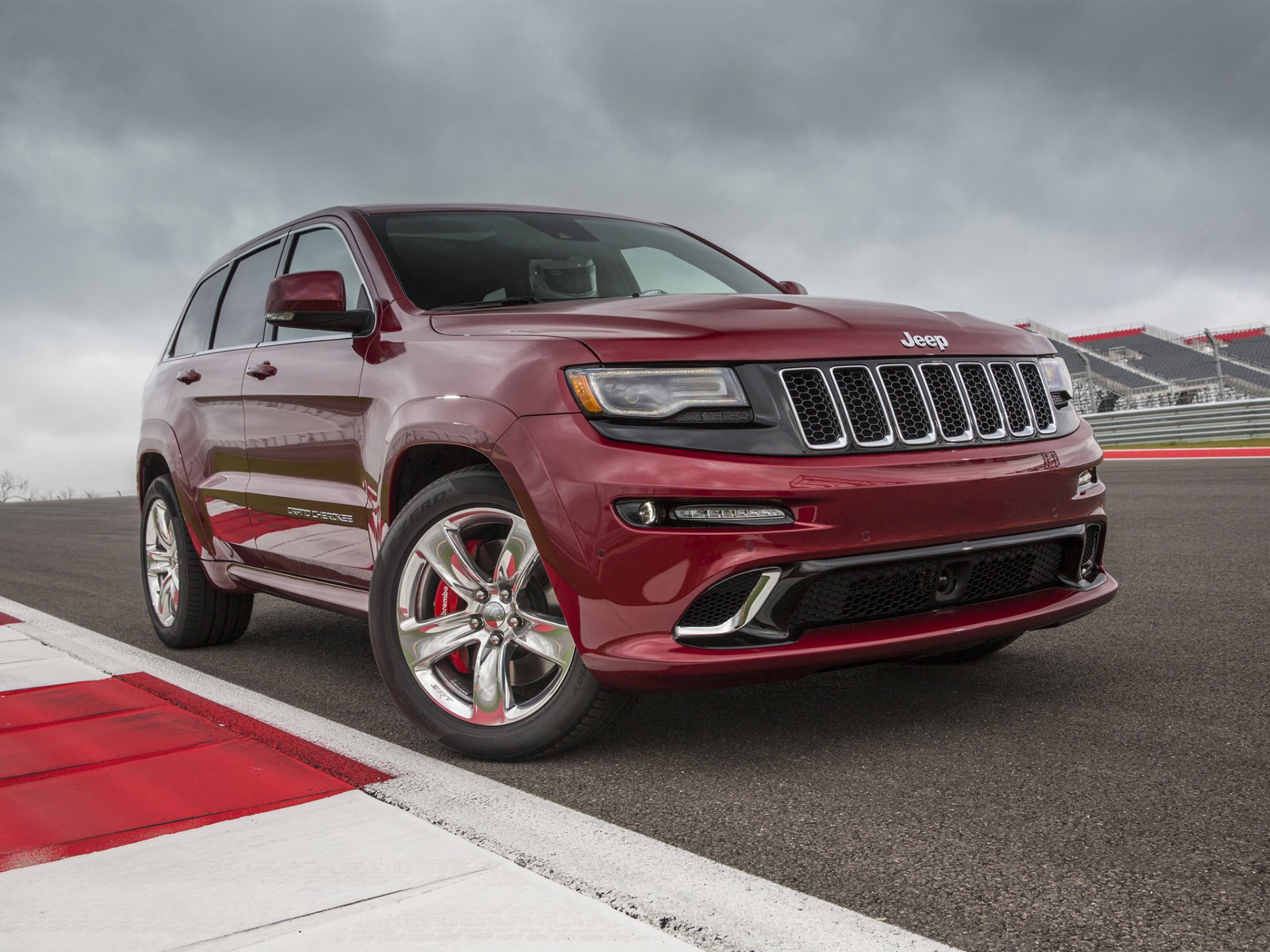 jeep grand cherokee stazione di servizio auto pista pista