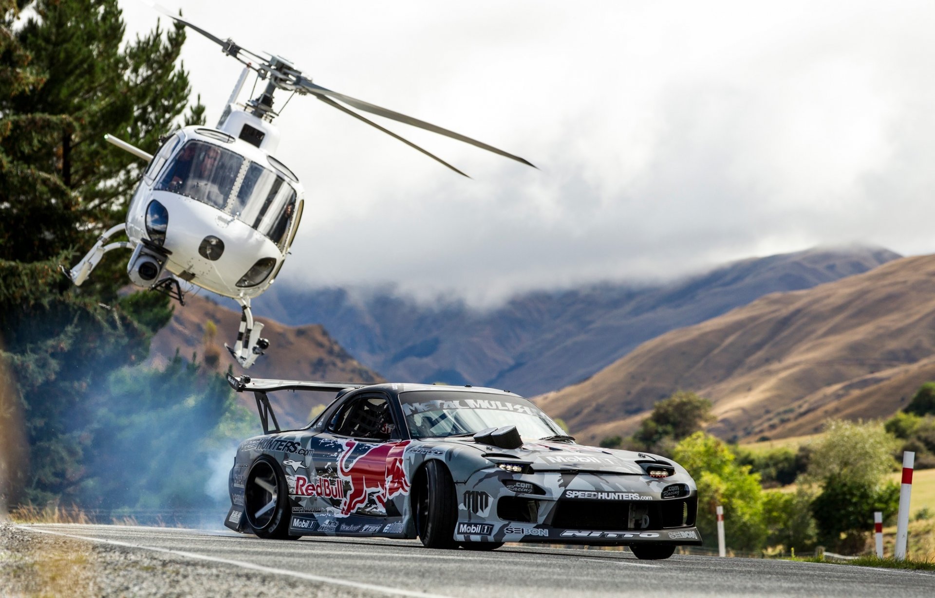 mazda rx7 red bull mad mike dérive montagne hélicoptère dérive montagnes rx-7