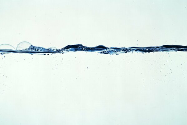 Ligne d eau bleue avec des bulles