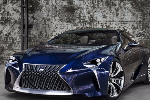 Concepto de Lexus de color azul contra el fondo de la pared