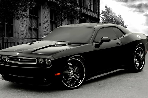 Tuneado negro Dodge Challenger Asanti