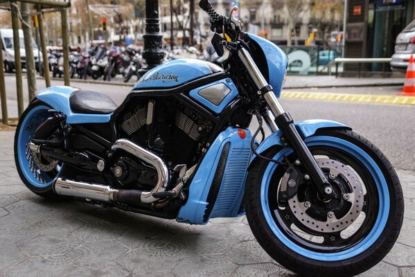 Cool design moto blu