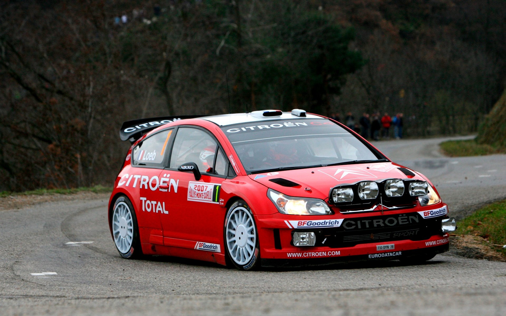 citroen c4 rallye wkr rallye auto auto sebastian loeb red bull sport citroen rot scheinwerfer straße asphalt