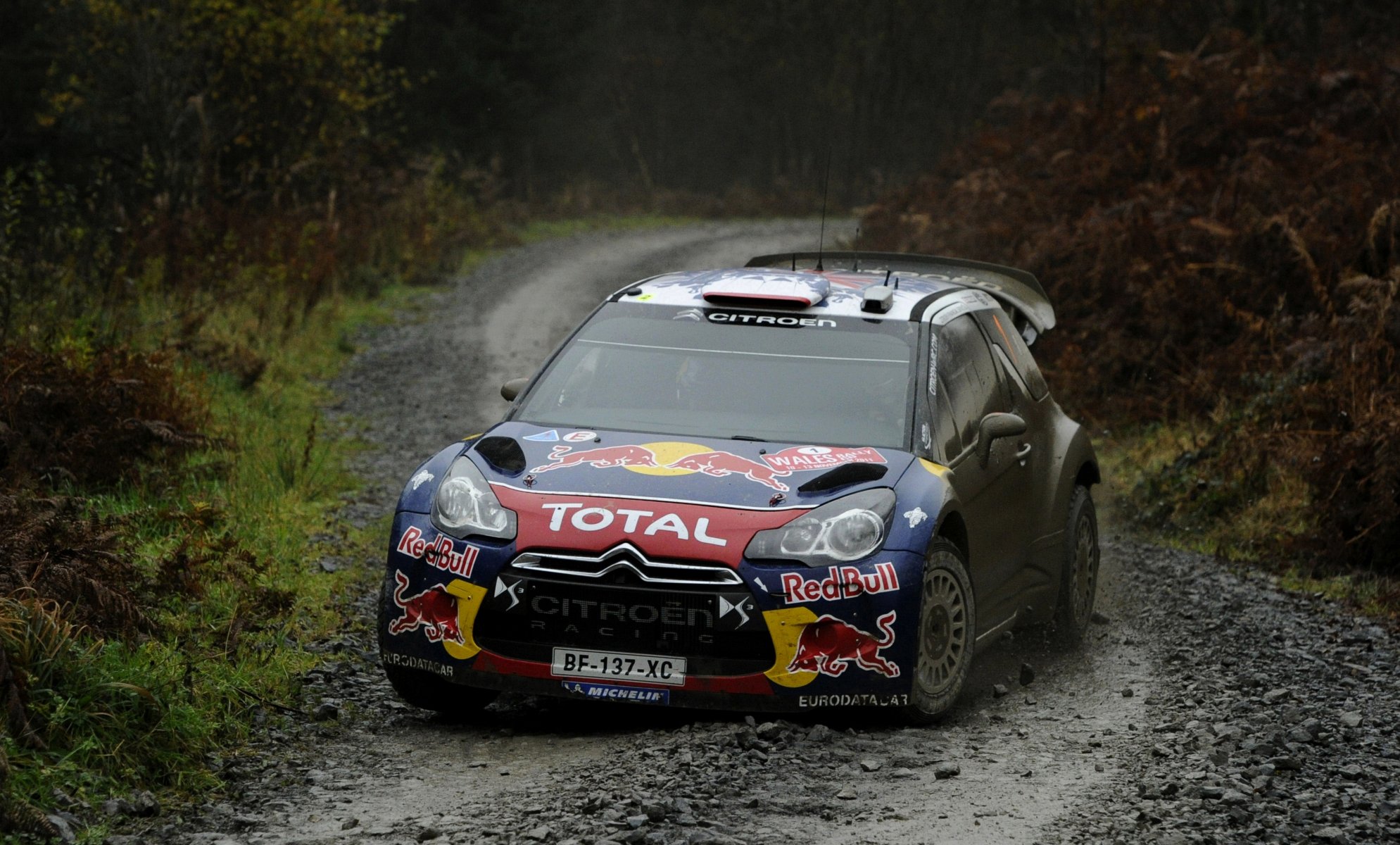 citroen ds3 rallye wrc auto saleté phares red bull