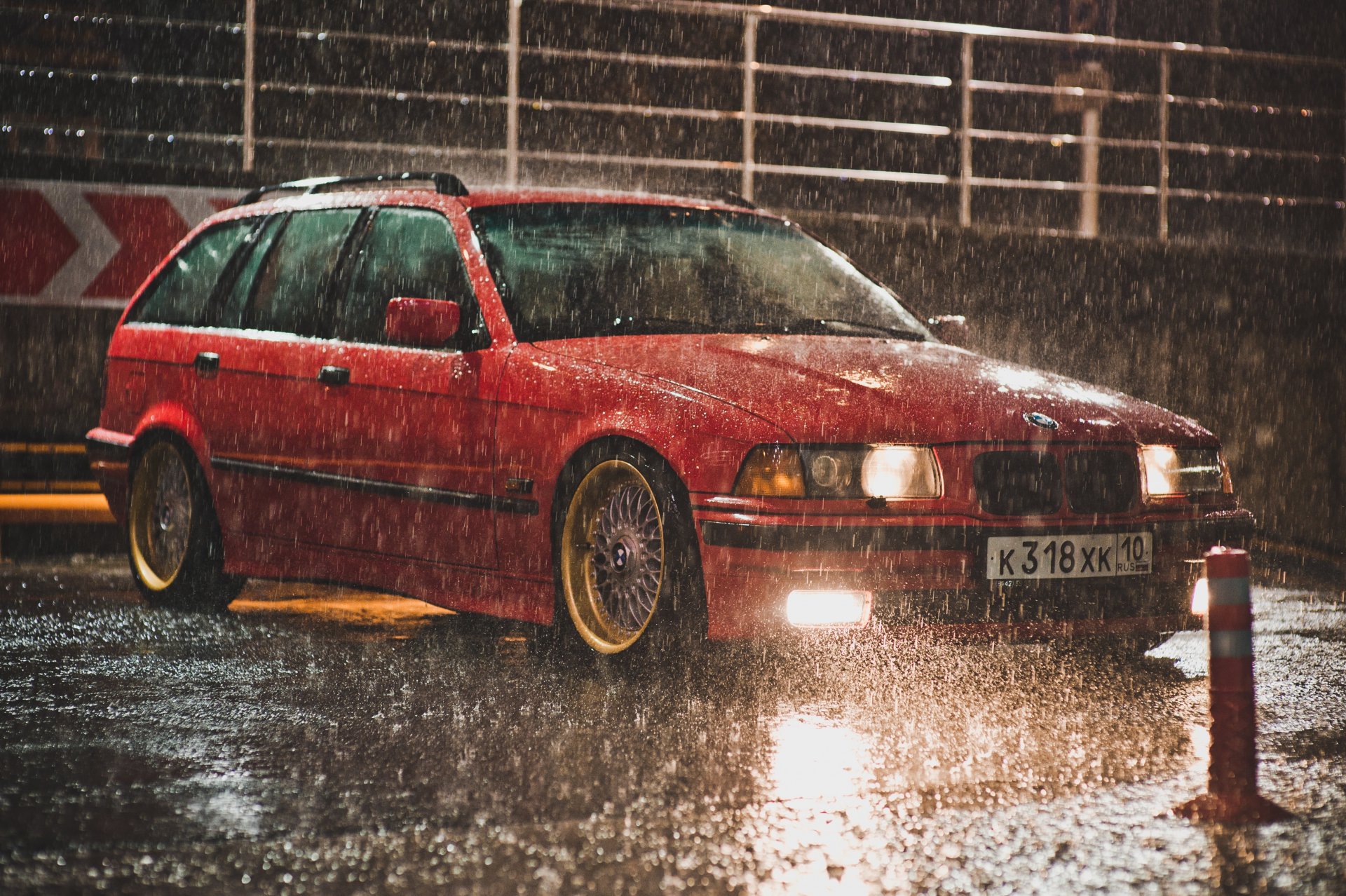 bmw e36 туризм красные bbs дождь