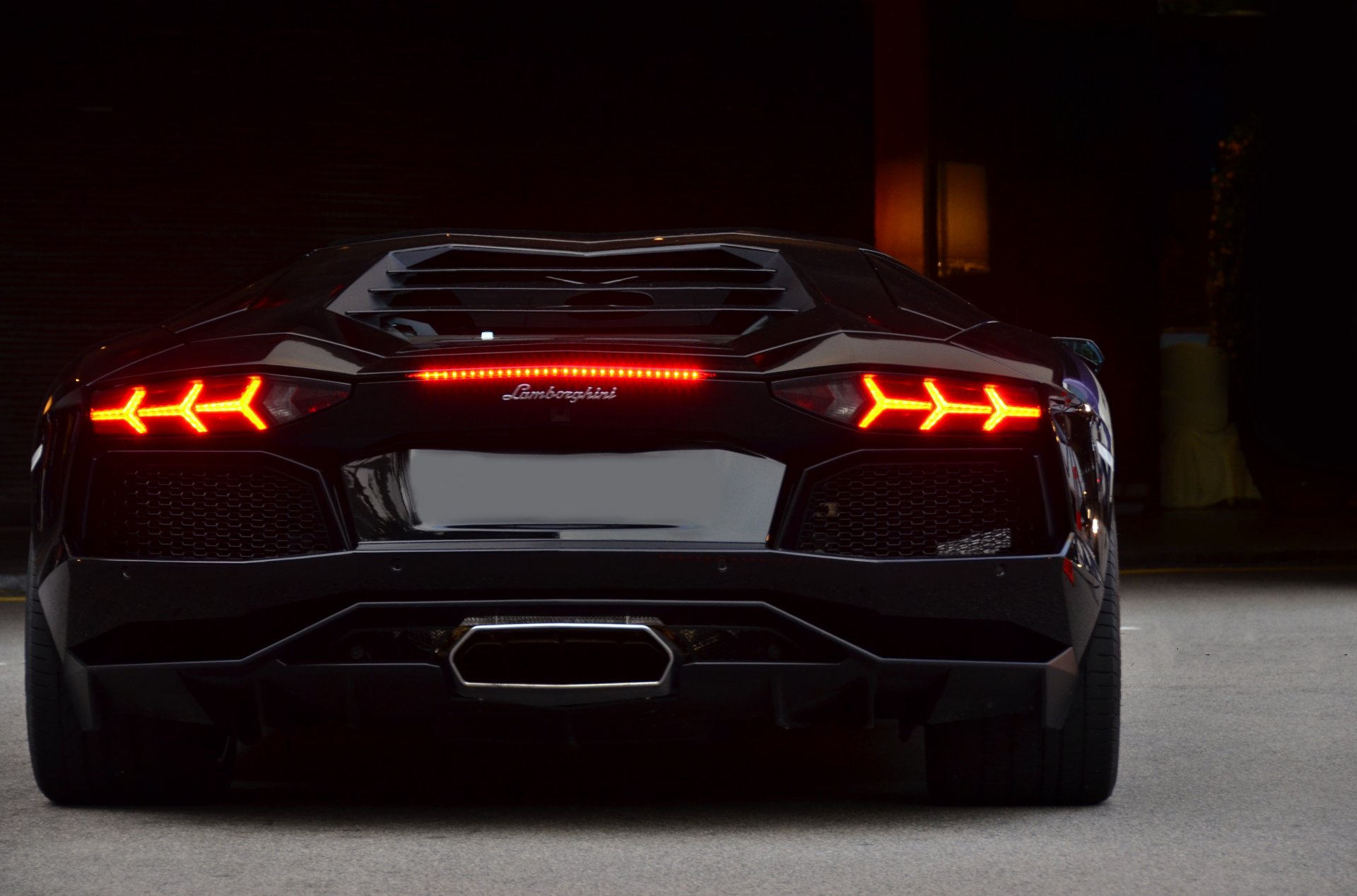 lamborghini aventador lp700-4 schwarz lamborghini aventador heckleuchte scheinwerferlicht