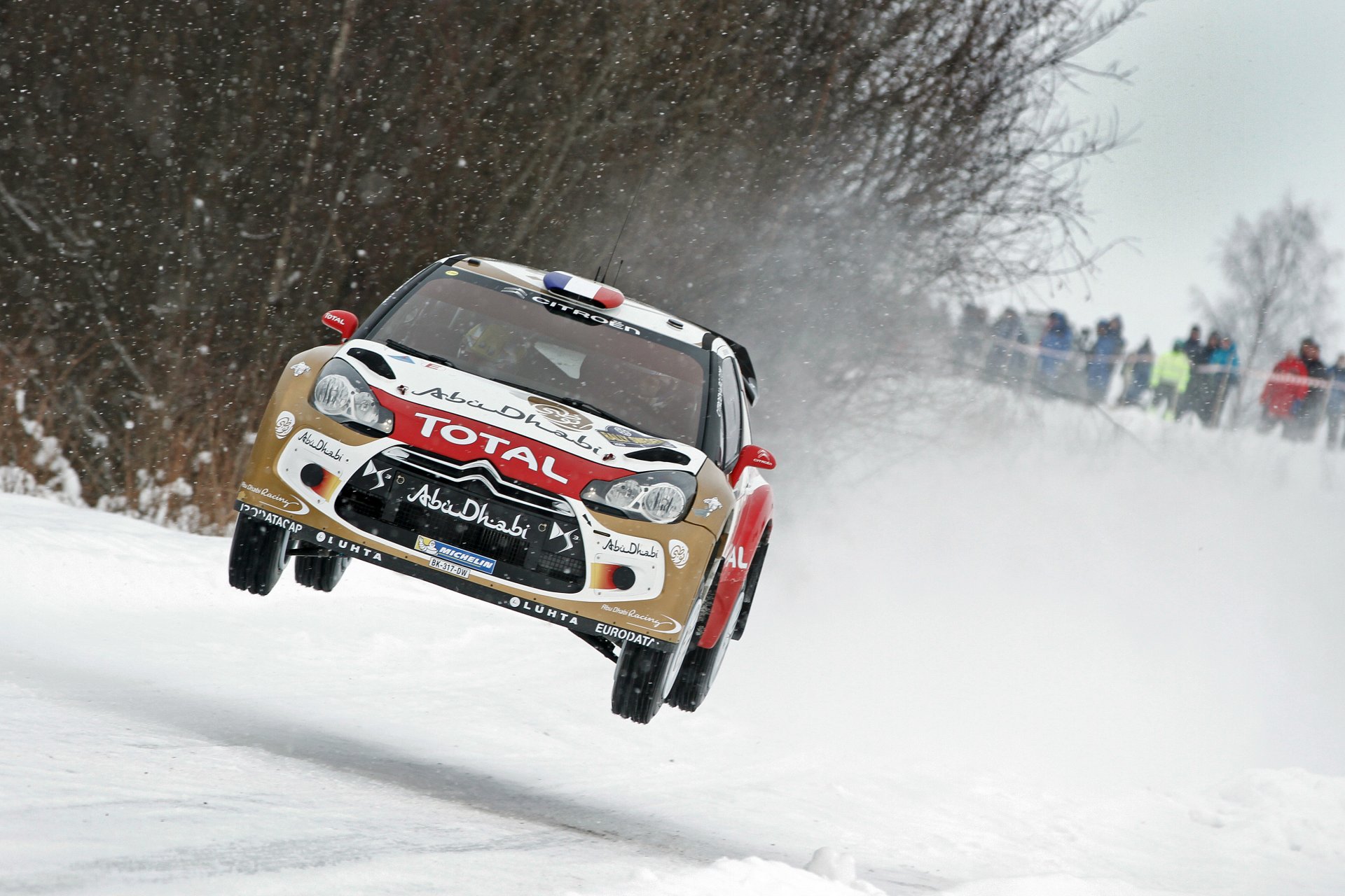 citroen ds3 rallye cmr sébastien loeb daniel elena en l air avant vole hiver neige