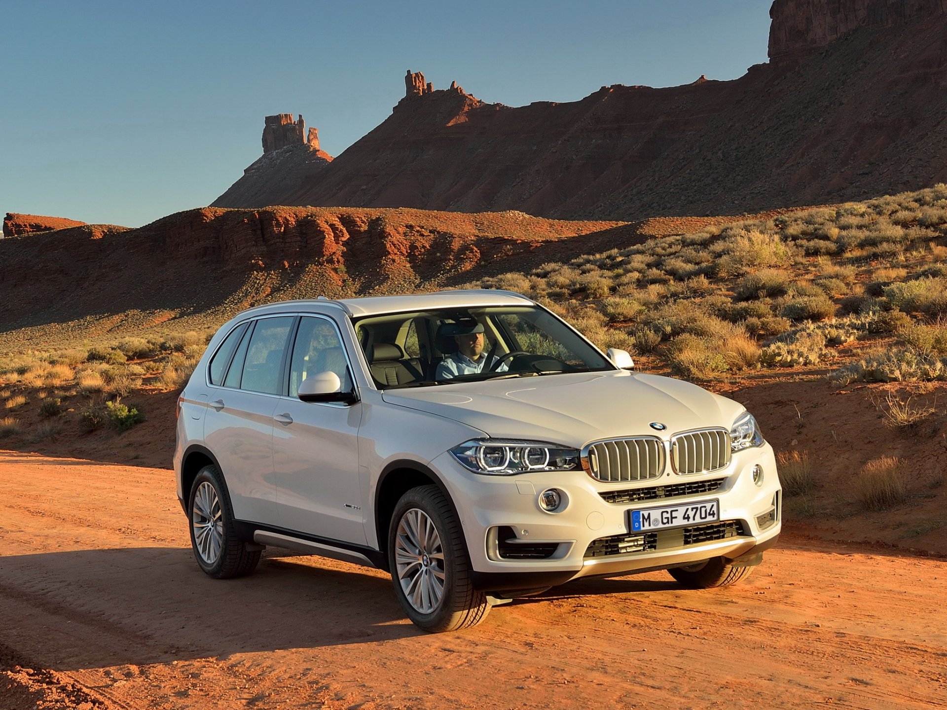 bmw x5 xdrive30d piękny samochód biały bmw