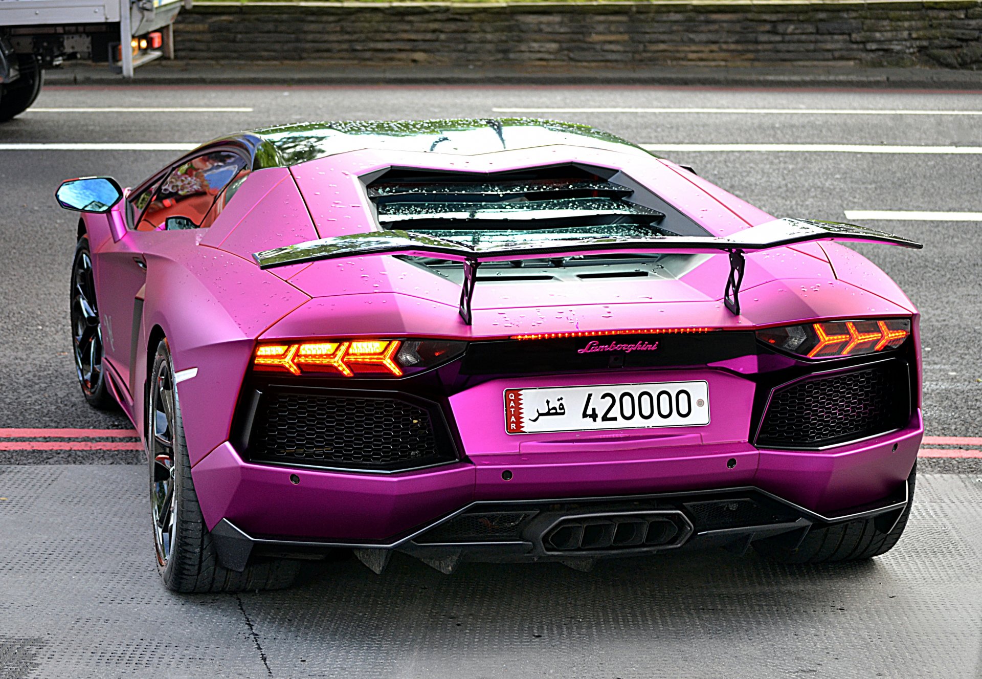 lamborghini aventador lp700-4 viola lamborghini aventador viola coda ala faro luce