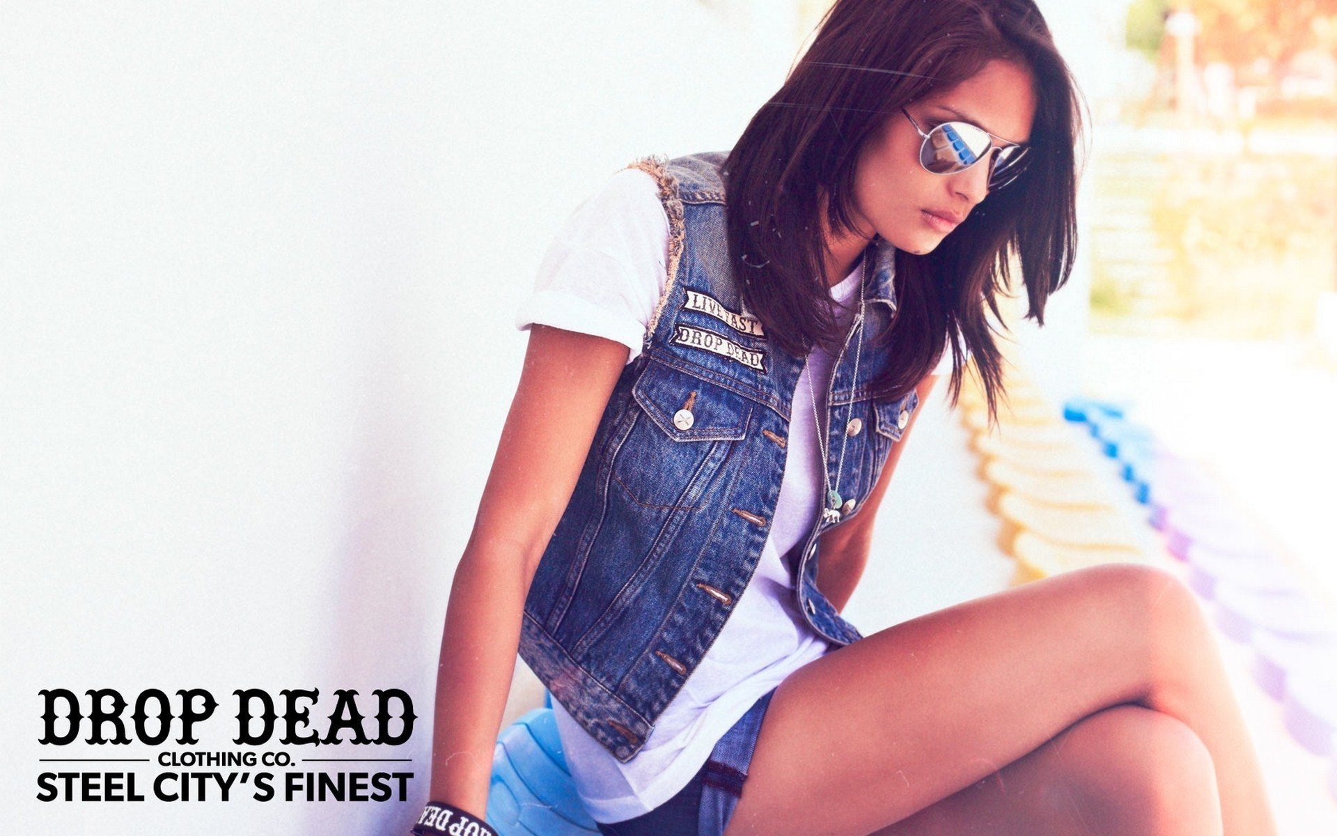 drop dead gafas chica