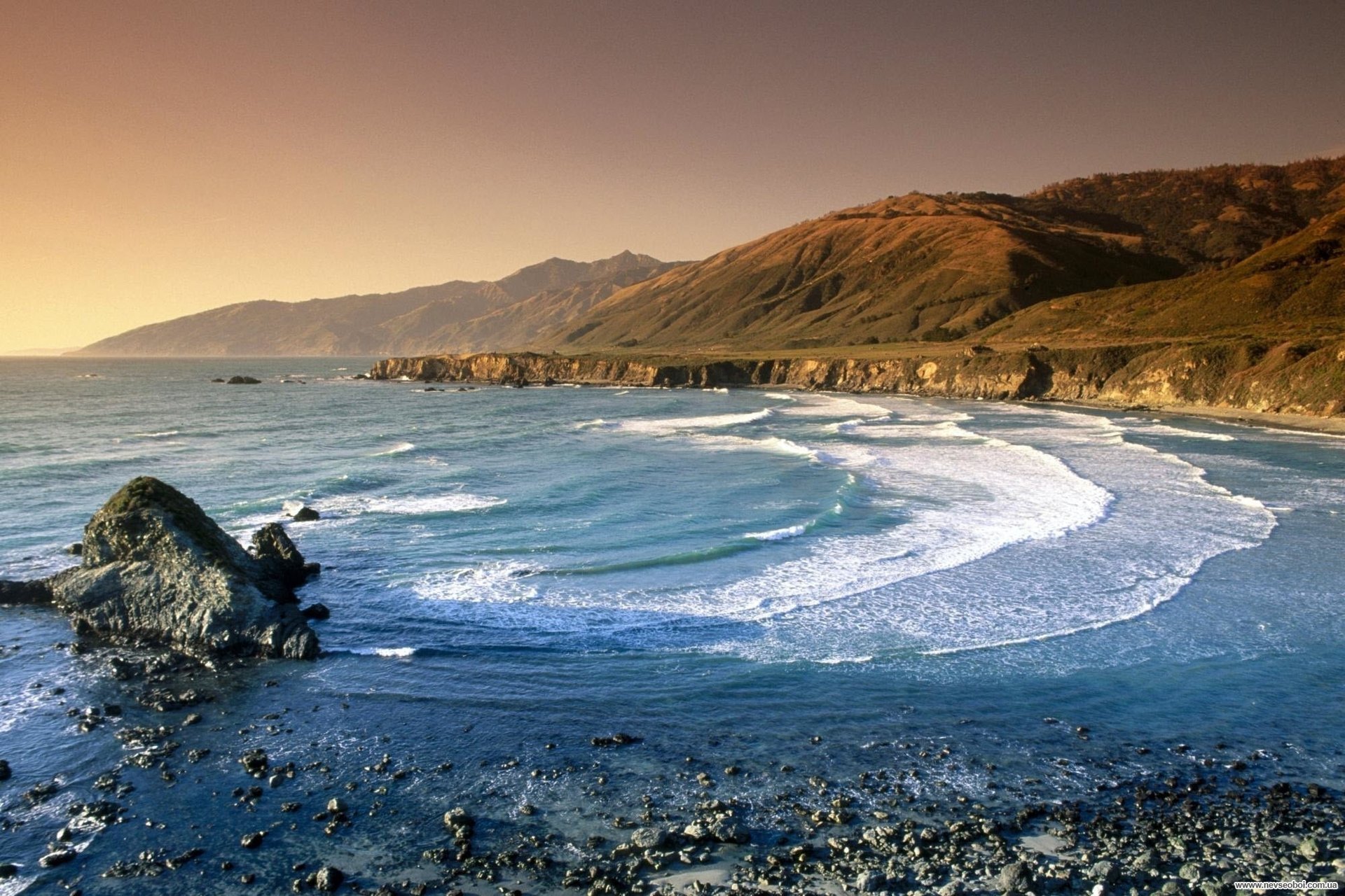 montagnes ciel mer surf