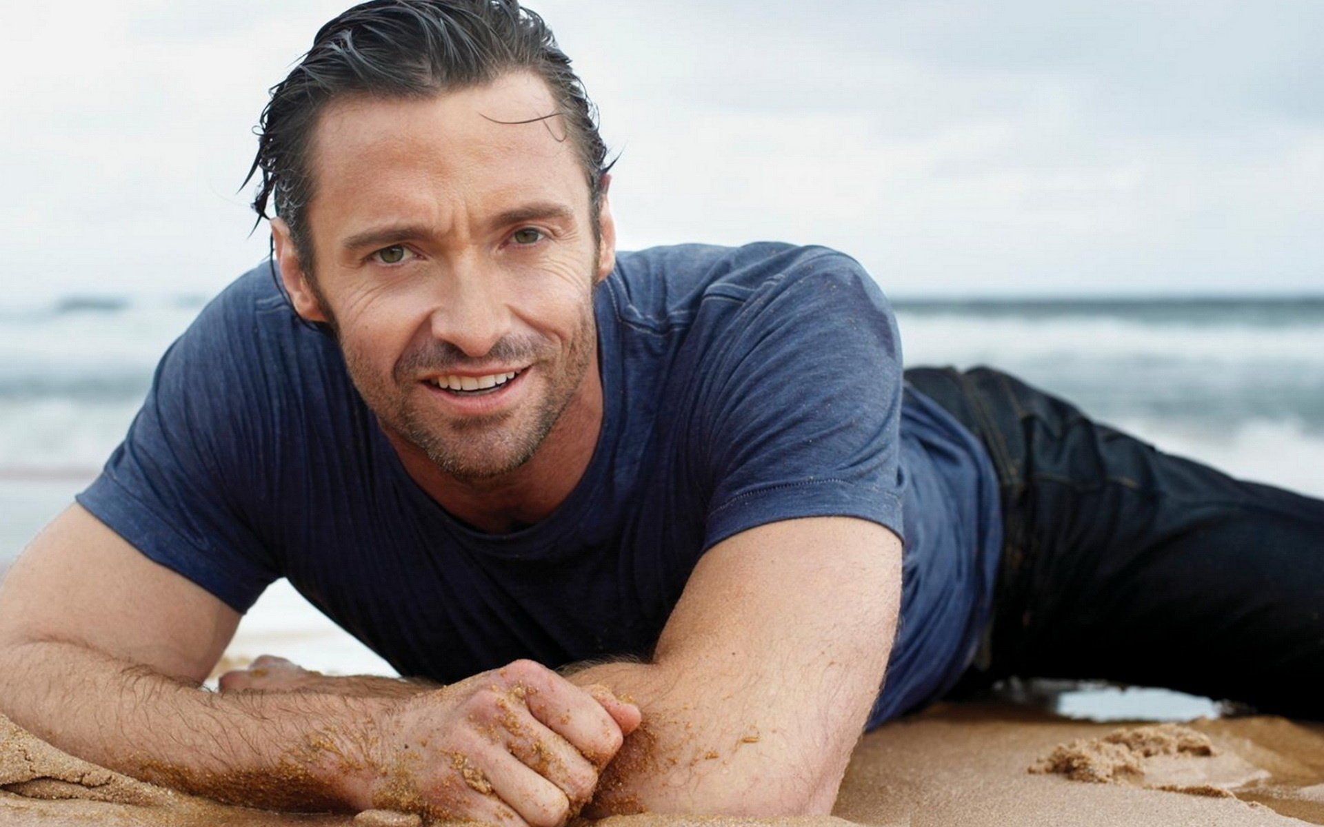 piasek hugh jackman mężczyzna hugh jackman chłopak aktor plaża