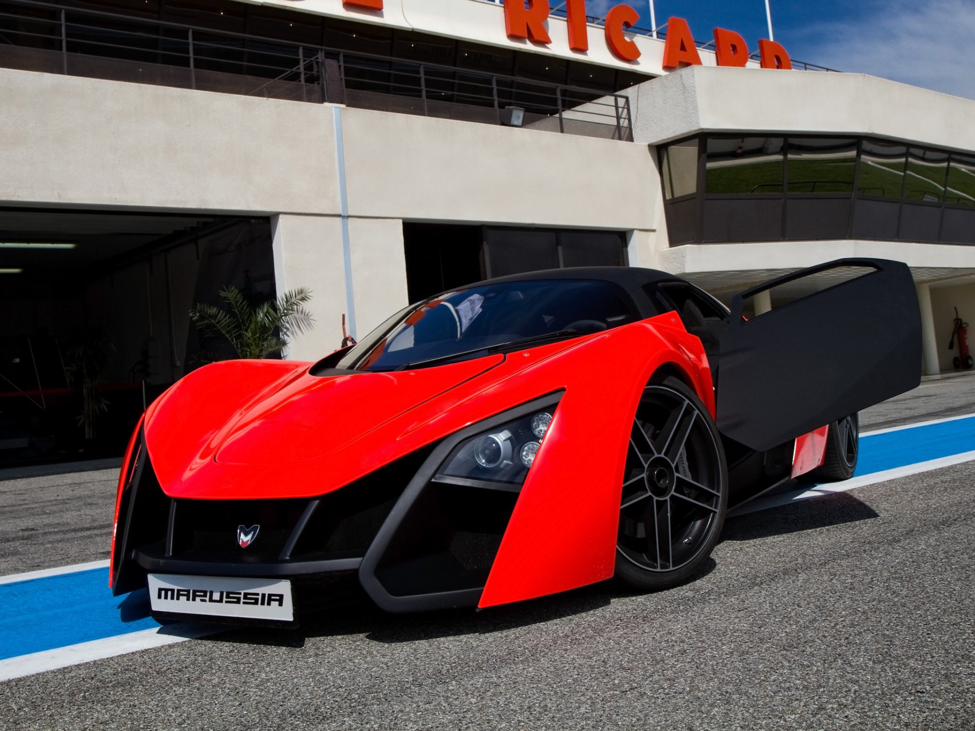 marussia b2 marussia b2 russland supersportwagen rot schwarz