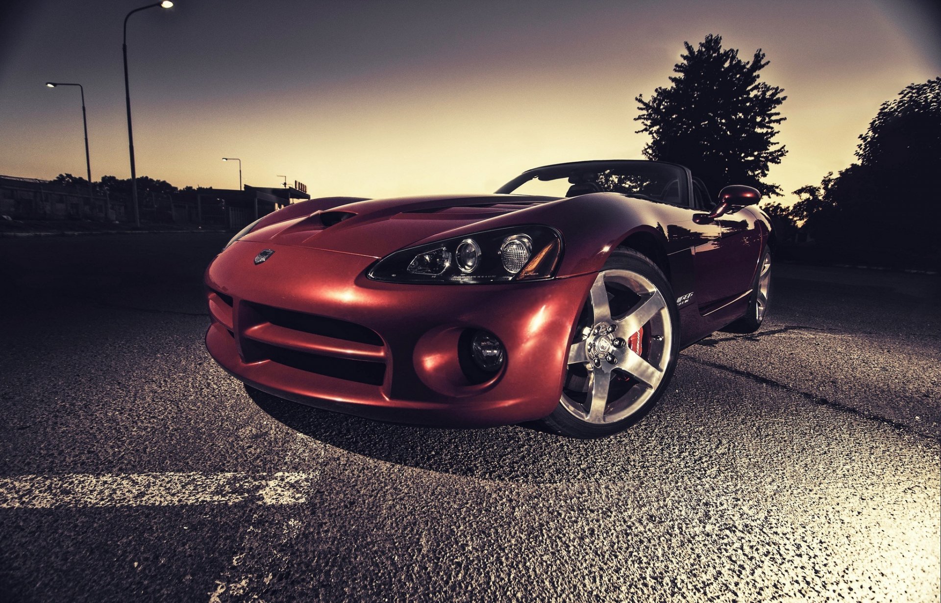 esquiver viper srt10 rouge dodge viper rouge asphalte