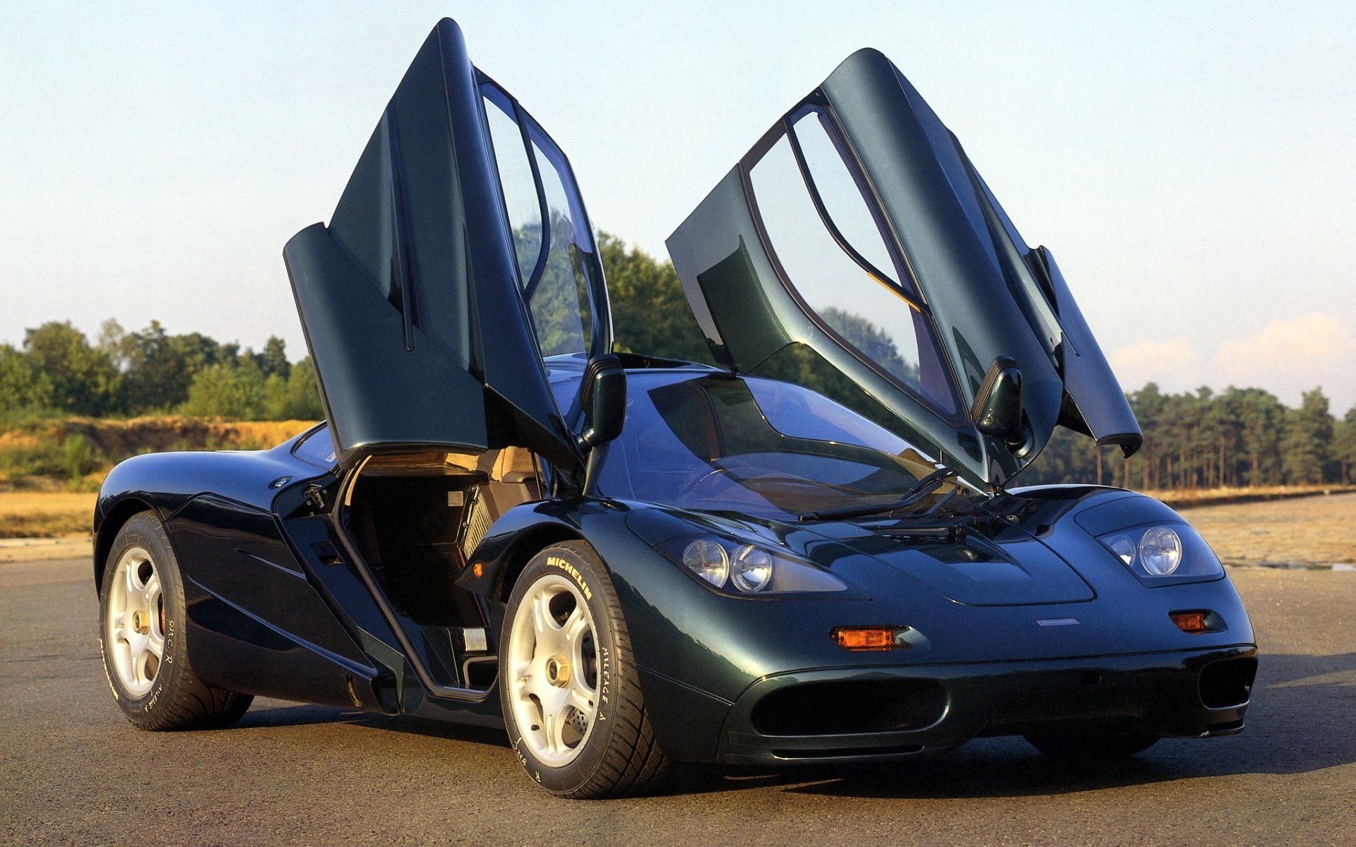 mclaren f1 xp5 макларен ф1 суперкар.гиперкар зелёный.передок двери фон