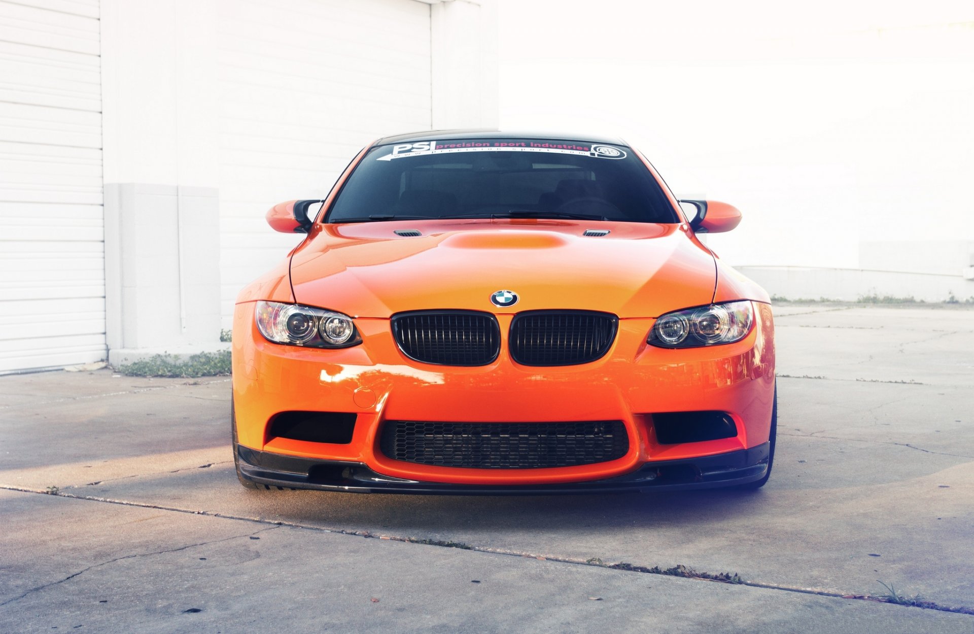 bmw m3 e92 arancione bmw anteriore colorato riflessione