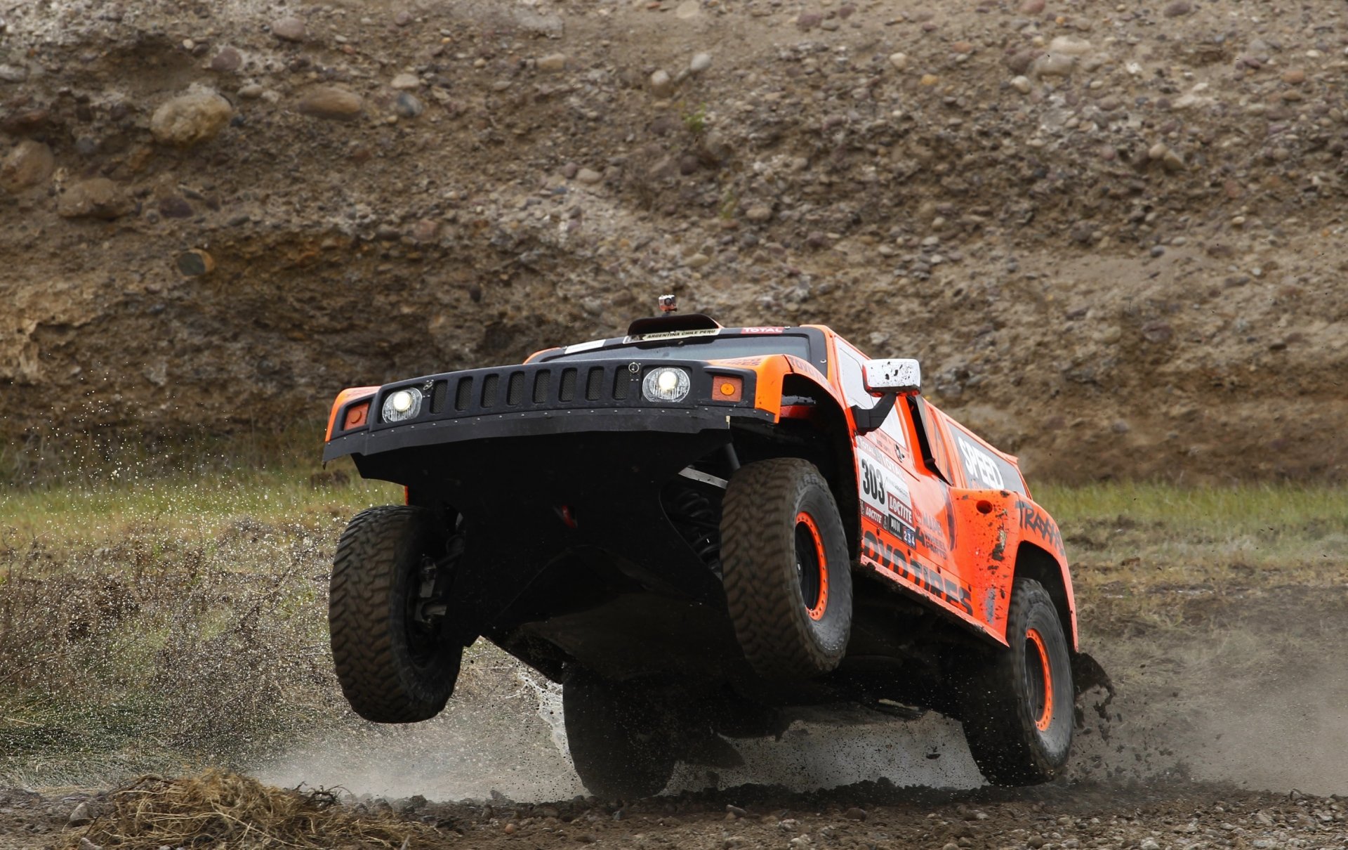 martillo dakar rally carrera frente faros suv deporte