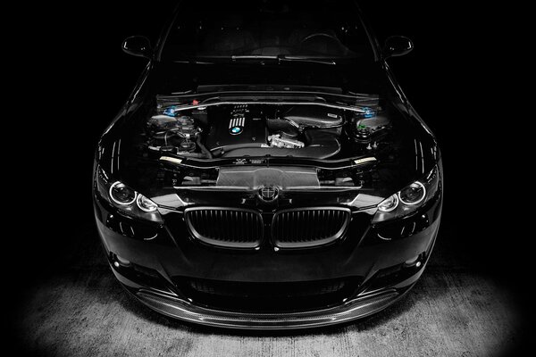 BMW M3 qué hay debajo del capó, motor, emblema, radiador, Tuning, capó transparente