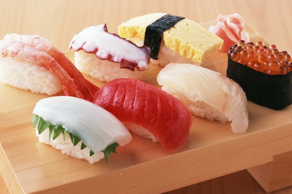 Involtini di sushi e frutti di mare