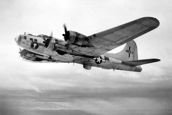 Avión estadounidense Boeing B-17 foto en blanco y negro