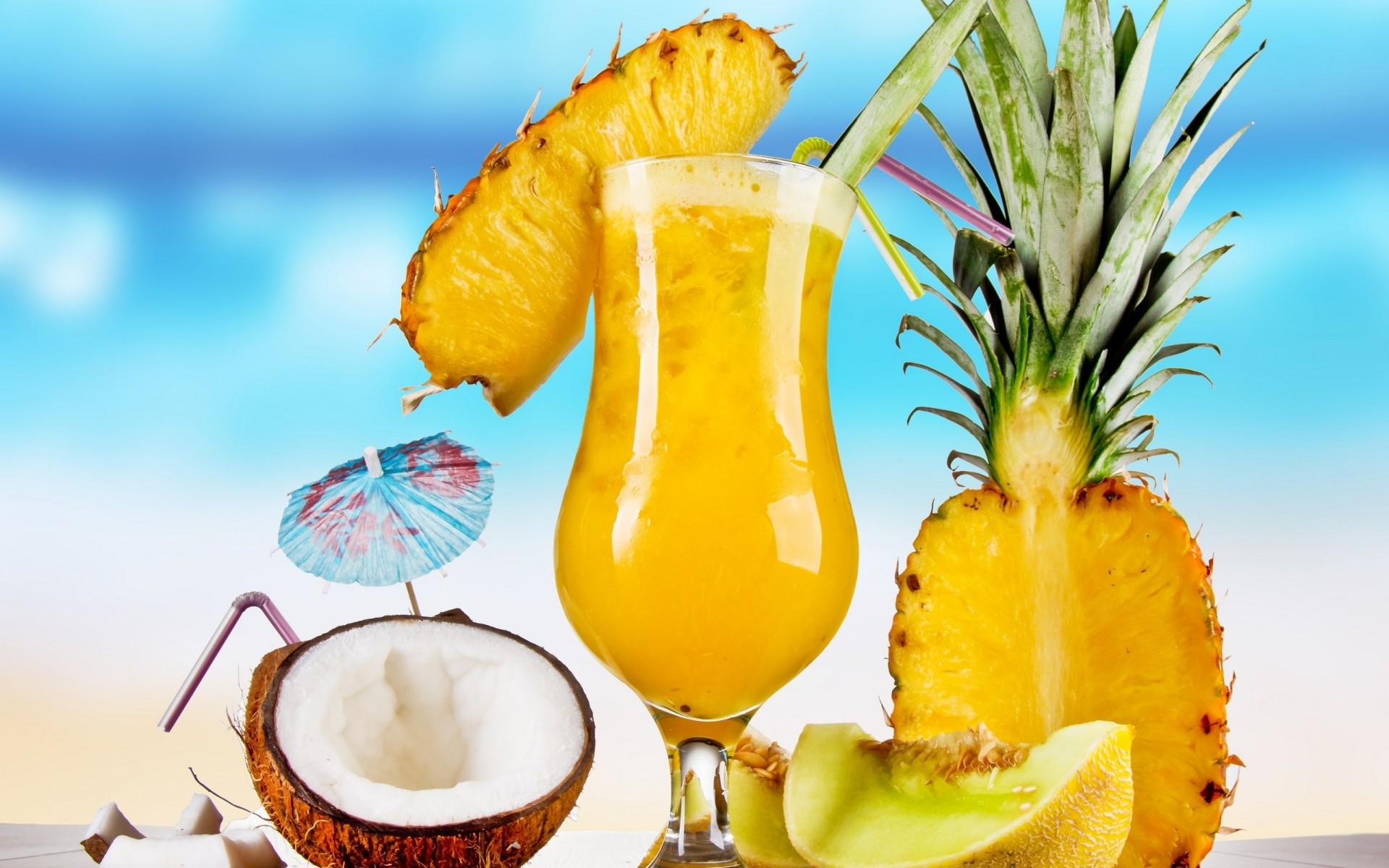 coconut pineapple cocktail