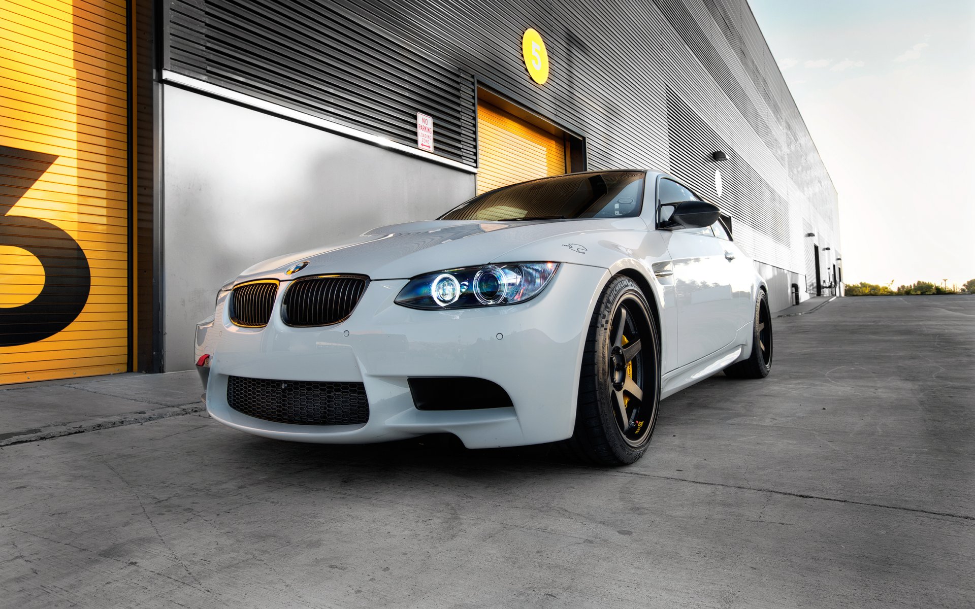 bmw м3 e92 белый колеса volk racing бмв дневной свет диски волк рейсинг