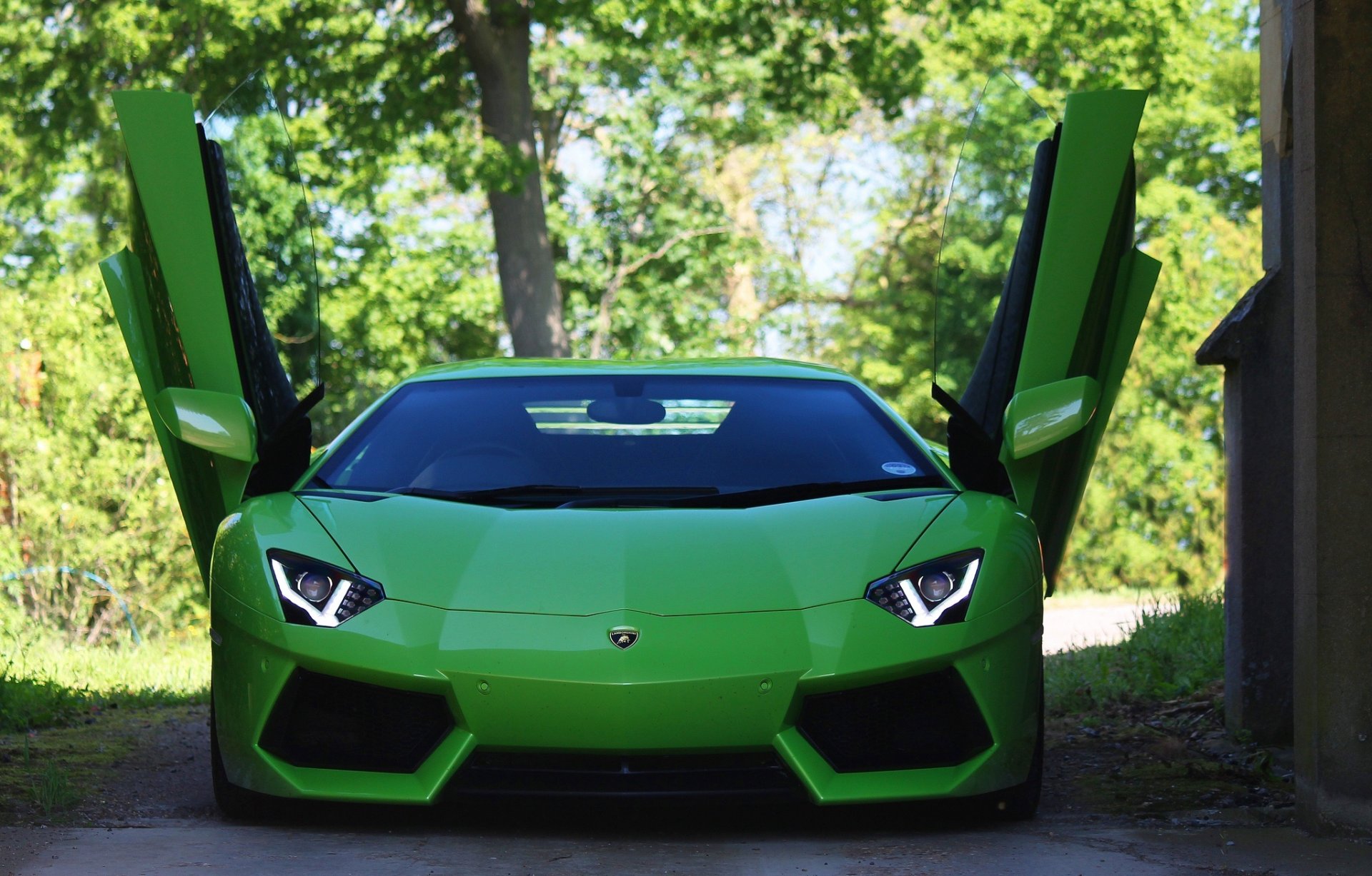 lamborghini aventador lp700-4 green lamborghini aventador front doors headlights trees building